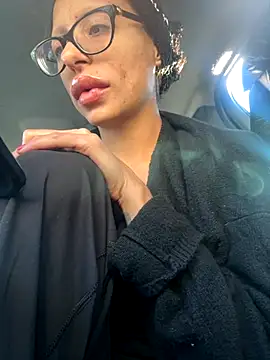 Snapshot of myloveforyouu chatting on 09/30/25, 01:05 myloveforyouu online show from 09/30/25, 01:05