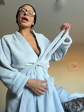 Snapshot of myloveforyouu chatting on 10/01/25, 01:06 myloveforyouu online show from 10/01/25, 01:06