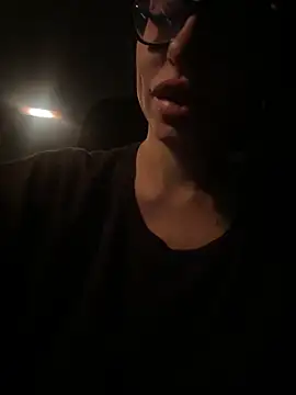 Snapshot of myloveforyouu chatting on 10/04/25, 06:44 myloveforyouu online show from 10/04/25, 06:44