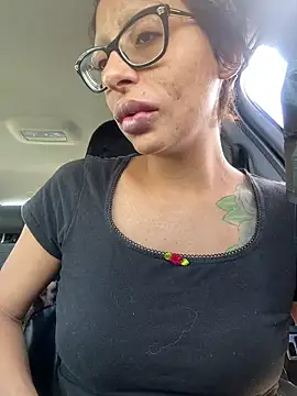 Snapshot of myloveforyouu chatting on 10/05/25, 04:05 myloveforyouu online show from 10/05/25, 04:05