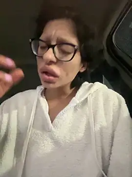 Snapshot of myloveforyouu chatting on 10/06/25, 04:32 myloveforyouu online show from 10/06/25, 04:32