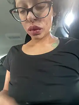 Snapshot of myloveforyouu chatting on 10/09/25, 04:38 myloveforyouu online show from 10/09/25, 04:38