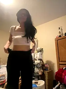 Snapshot of myloveforyouu chatting on 10/15/25, 12:38 myloveforyouu online show from 10/15/25, 12:38