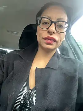 Snapshot of myloveforyouu chatting on 10/17/25, 01:35 myloveforyouu online show from 10/17/25, 01:35