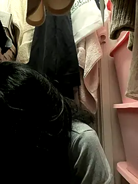 Snapshot of myloveforyouu chatting on 11/05/25, 01:27 myloveforyouu online show from 11/05/25, 01:27