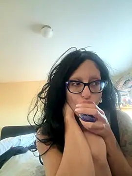 Snapshot of myloveforyouu chatting on 11/06/25, 01:34 myloveforyouu online show from 11/06/25, 01:34