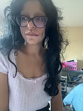 Snapshot of myloveforyouu chatting on 11/12/25, 03:01 myloveforyouu online show from 11/12/25, 03:01