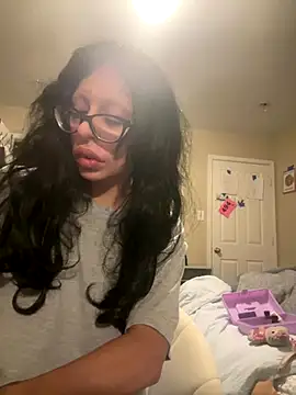 Snapshot of myloveforyouu chatting on 11/16/25, 11:27 myloveforyouu online show from 11/16/25, 11:27