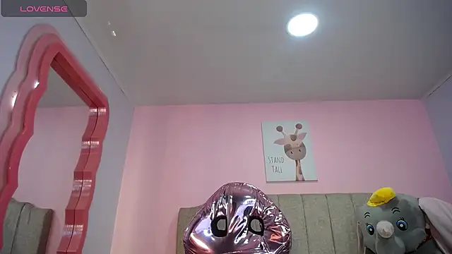 Snapshot of lizzyluk_ch chatting on 01/30/25, 04:34 lizzyluk ch online show from 01/30/25, 04:34
