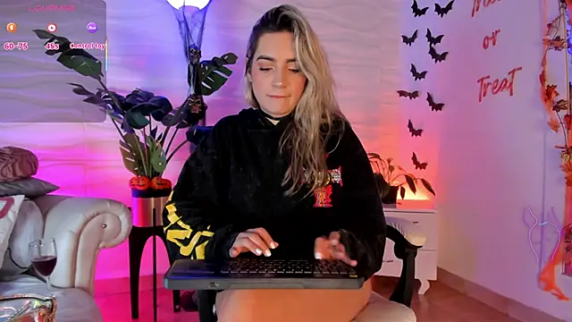 mariablonde  online show from 10/13/25, 08:20