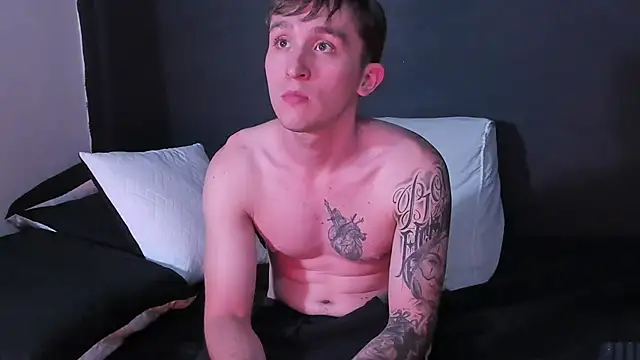 Dylanwhite23  online show from 10/05/25, 08:29