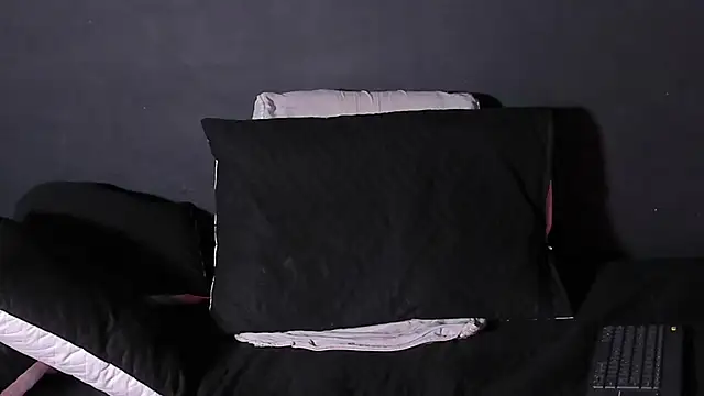 Dylanwhite23  online show from 10/15/25, 08:31