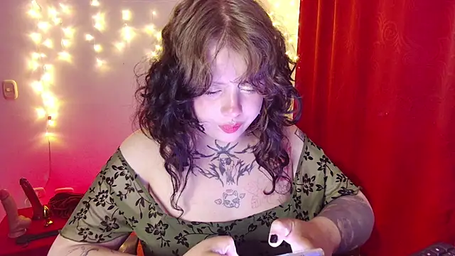 Snapshot of Sabrina_scarlett chatting on 02/01/25, 12:51 Sabrina scarlett online show from 02/01/25, 12:51