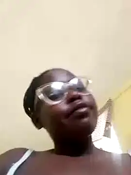 Snapshot of Sweetcecie01 chatting on 03/14/25, 10:05 Sweetcecie01 online show from 03/14/25, 10:05