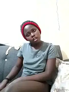 Snapshot of Sweetcecie01 chatting on 09/12/25, 09:04 Sweetcecie01 online show from 09/12/25, 09:04
