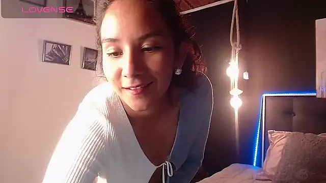 Snapshot of PoisonIvy15_ chatting on 12/16/24, 06:21 PoisonIvy15  online show from 12/16/24, 06:21
