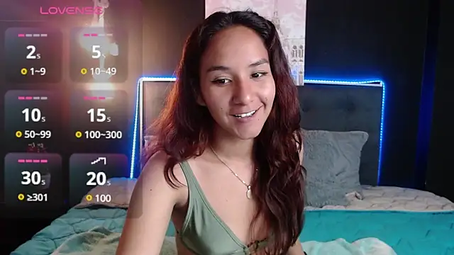Snapshot of PoisonIvy15_ chatting on 12/23/24, 01:51 PoisonIvy15  online show from 12/23/24, 01:51