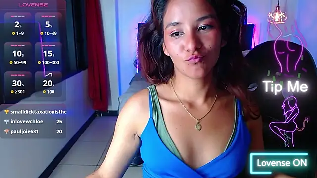 Snapshot of PoisonIvy15_ chatting on 01/13/25, 03:45 PoisonIvy15  online show from 01/13/25, 03:45