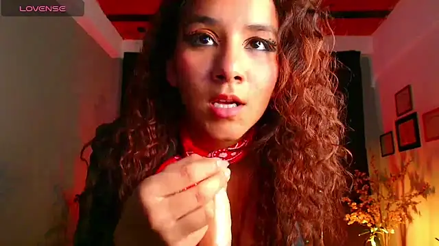 Snapshot of PoisonIvy15_ chatting on 02/01/25, 02:37 PoisonIvy15  online show from 02/01/25, 02:37