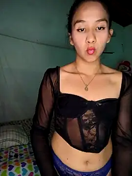 Snapshot of PoisonIvy15_ chatting on 02/16/25, 11:37 PoisonIvy15  online show from 02/16/25, 11:37