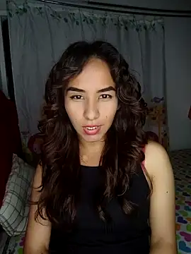Snapshot of PoisonIvy15_ chatting on 02/20/25, 04:07 PoisonIvy15  online show from 02/20/25, 04:07