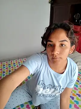 Snapshot of PoisonIvy15_ chatting on 02/20/25, 04:57 PoisonIvy15  online show from 02/20/25, 04:57