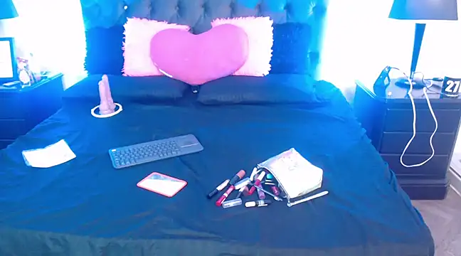 Snapshot of Sophy_wm chatting on 02/07/25, 04:48 Sophy wm online show from 02/07/25, 04:48