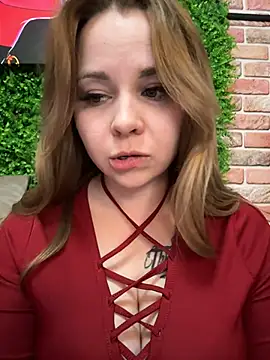 Snapshot of _YourAnnie_ chatting on 02/22/25, 10:29 YourAnnie online show from 02/22/25, 10:29