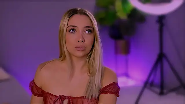 Jessielle online show from 10/18/25, 07:25