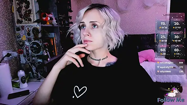 NaniMoore online show from 11/07/25, 09:04