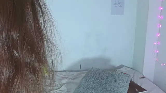 Snapshot of auroraa_sexy chatting on 03/19/25, 02:46 auroraa sexy online show from 03/19/25, 02:46