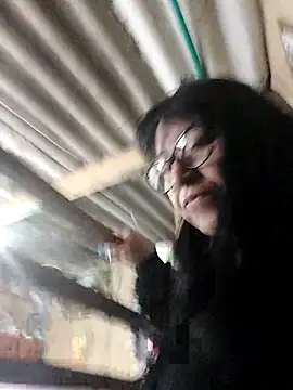 clarita 01 online show from 10/24/25, 11:17