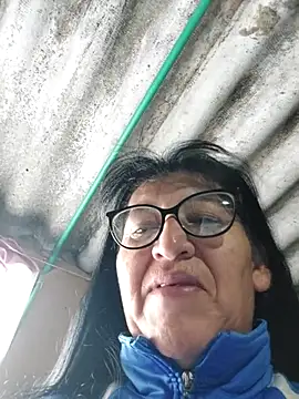 clarita 01 online show from 10/27/25, 11:47