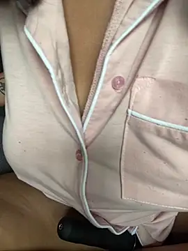 Snapshot of Indianbutter11 chatting on 11/11/25, 05:18 Indianbutter11 online show from 11/11/25, 05:18