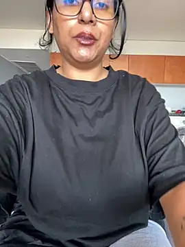 Snapshot of Indianbutter11 chatting on 11/18/25, 08:19 Indianbutter11 online show from 11/18/25, 08:19