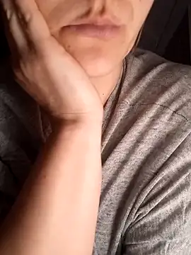Snapshot of Ant0nina chatting on 02/09/25, 06:37 Ant0nina online show from 02/09/25, 06:37
