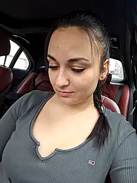 Snapshot of AlexandraRand chatting on 02/05/25, 11:23 AlexandraRand online show from 02/05/25, 11:23