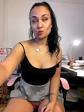 Snapshot of AlexandraRand chatting on 09/16/25, 06:14 AlexandraRand online show from 09/16/25, 06:14