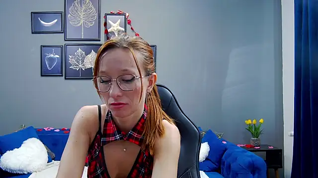 AnneHove online show from 02/14/25, 08:21