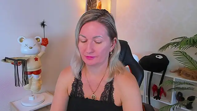 AriFleow online show from 10/19/25, 11:33