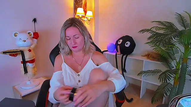 AriFleow online show from 10/22/25, 12:38