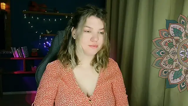 Snapshot of VioletteWay chatting on 10/22/25, 06:35 VioletteWay online show from 10/22/25, 06:35