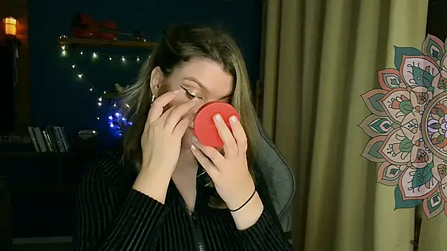 Snapshot of VioletteWay chatting on 10/26/25, 04:13 VioletteWay online show from 10/26/25, 04:13