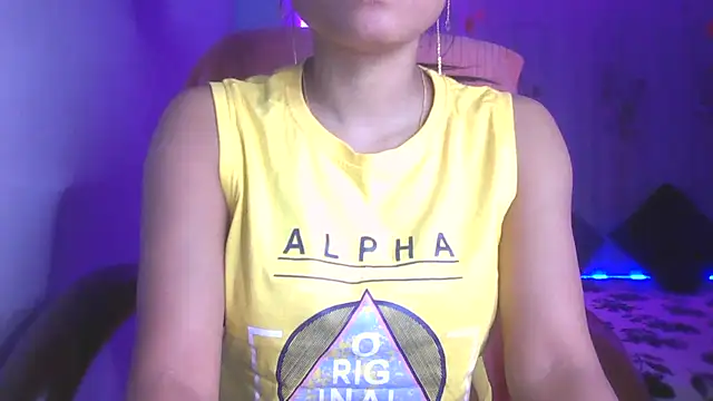 Snapshot of Queenhimanshi chatting on 03/04/25, 04:41 Queenhimanshi online show from 03/04/25, 04:41