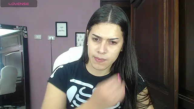 Snapshot of Luciana_Ortiz1 chatting on 02/08/25, 02:38 Luciana Ortiz1 online show from 02/08/25, 02:38