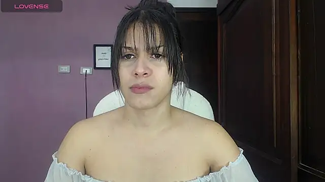 Snapshot of Luciana_Ortiz1 chatting on 03/03/25, 03:09 Luciana Ortiz1 online show from 03/03/25, 03:09