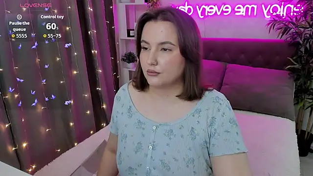 FeralPeach online show from 10/23/25, 04:56