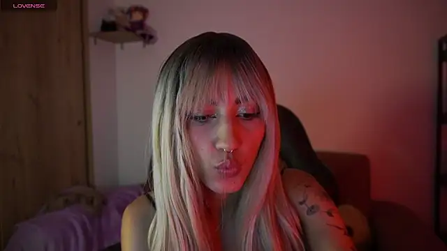 Snapshot of MissKorah chatting on 12/26/24, 12:36 MissKorah online show from 12/26/24, 12:36