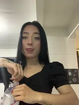Snapshot of Ady_18 chatting on 01/04/25, 04:43 Ady 18 online show from 01/04/25, 04:43