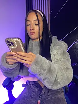 Ady 18 online show from 11/14/25, 08:29